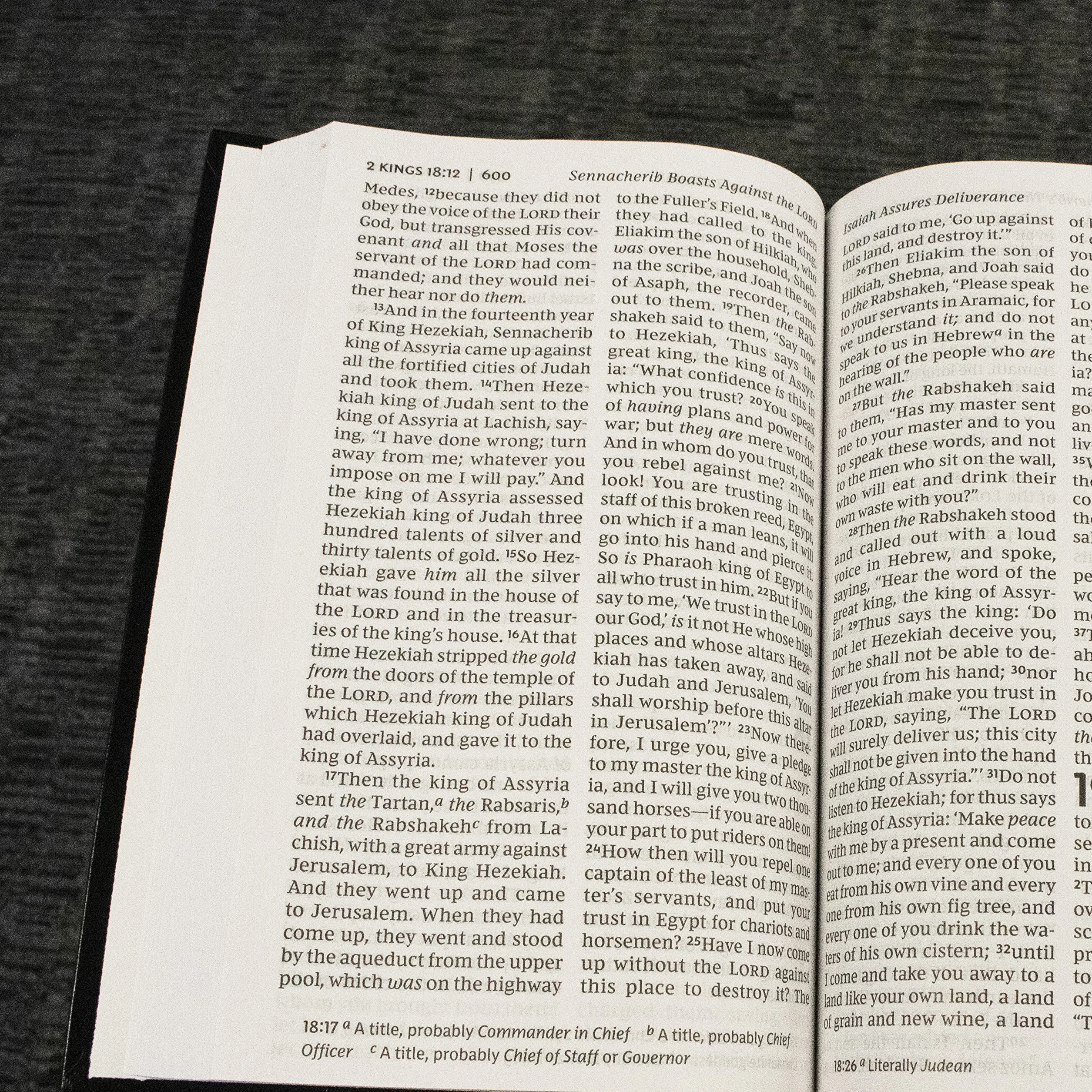 NKJV, Pew Bible, Large Print, Hardcover, Black, Red Letter Edition: Holy Bible, New King James Version