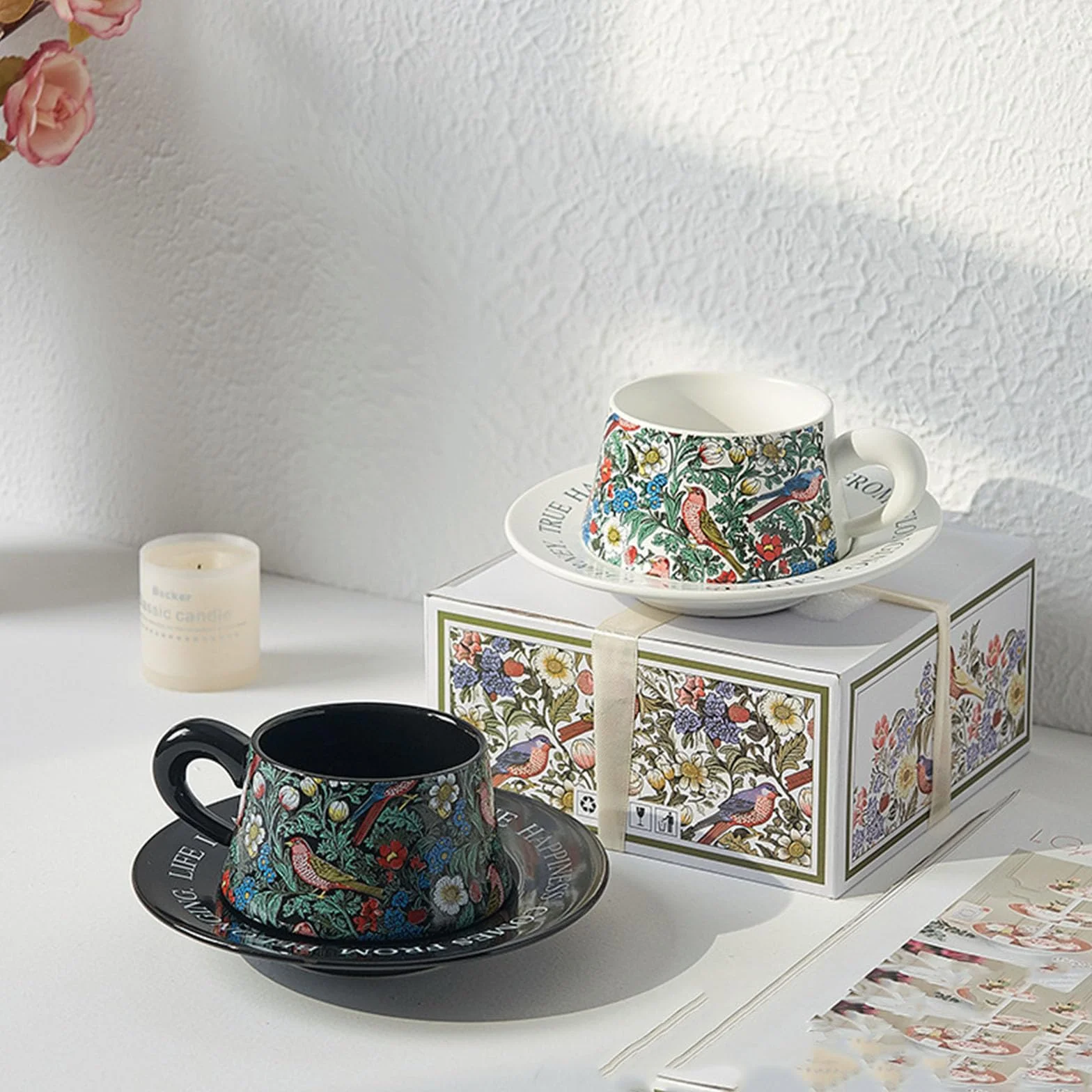 Zestaw czarnych filiżanek do cappuccino, 260 ml, szklanki do latte macchiato, filiżanki do kawy z porcelany z uchwytem, motywy kwiatów i ptaków, 1 sztuka