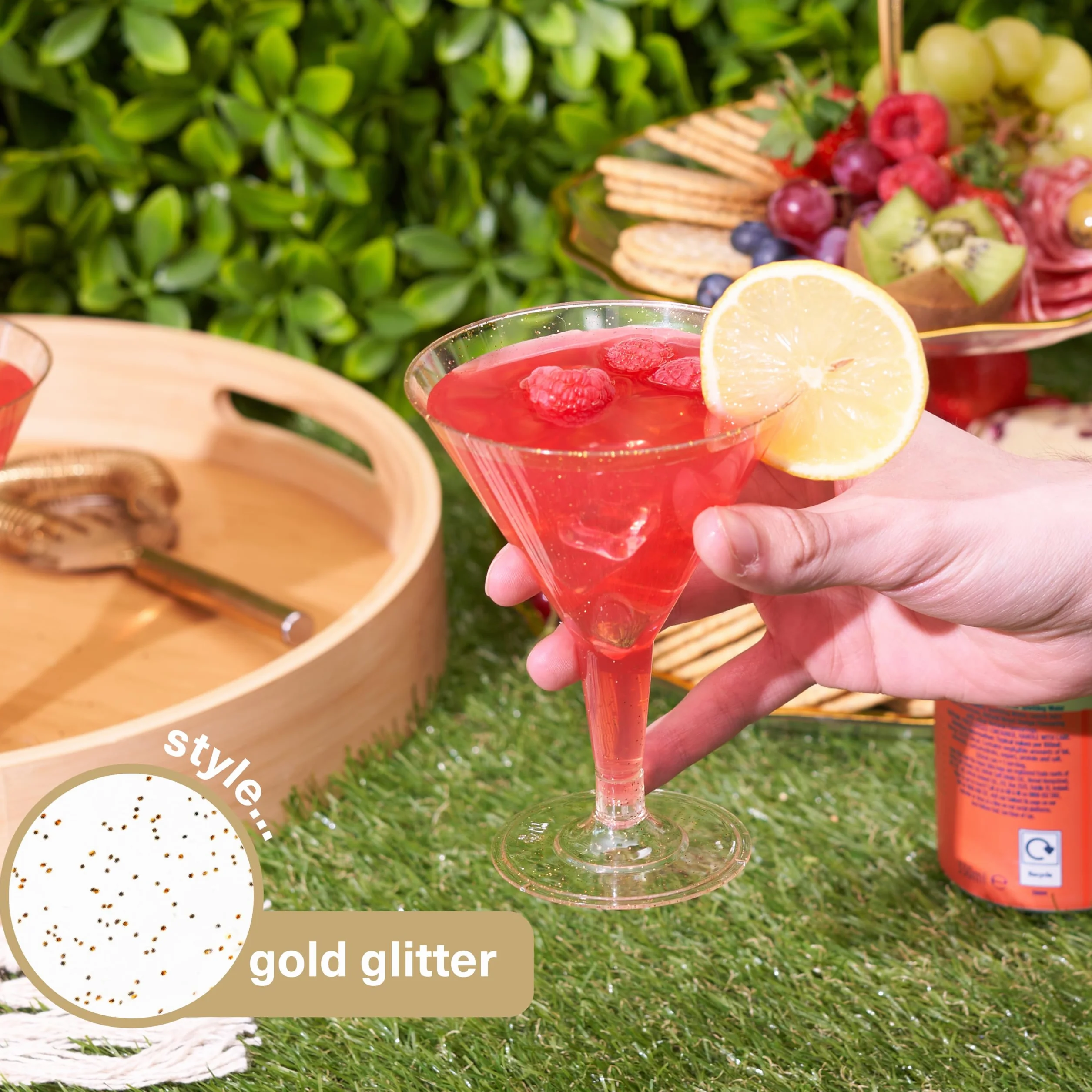 MATANA 48 Premium plastikowe kieliszki koktajlowe Martini ze złotym brokatem (210 ml) - eleganckie i wielokrotnego użytku - Manhattan, Margarita, Cosmopolitan, Desery, wesela, urodziny, imprezy
