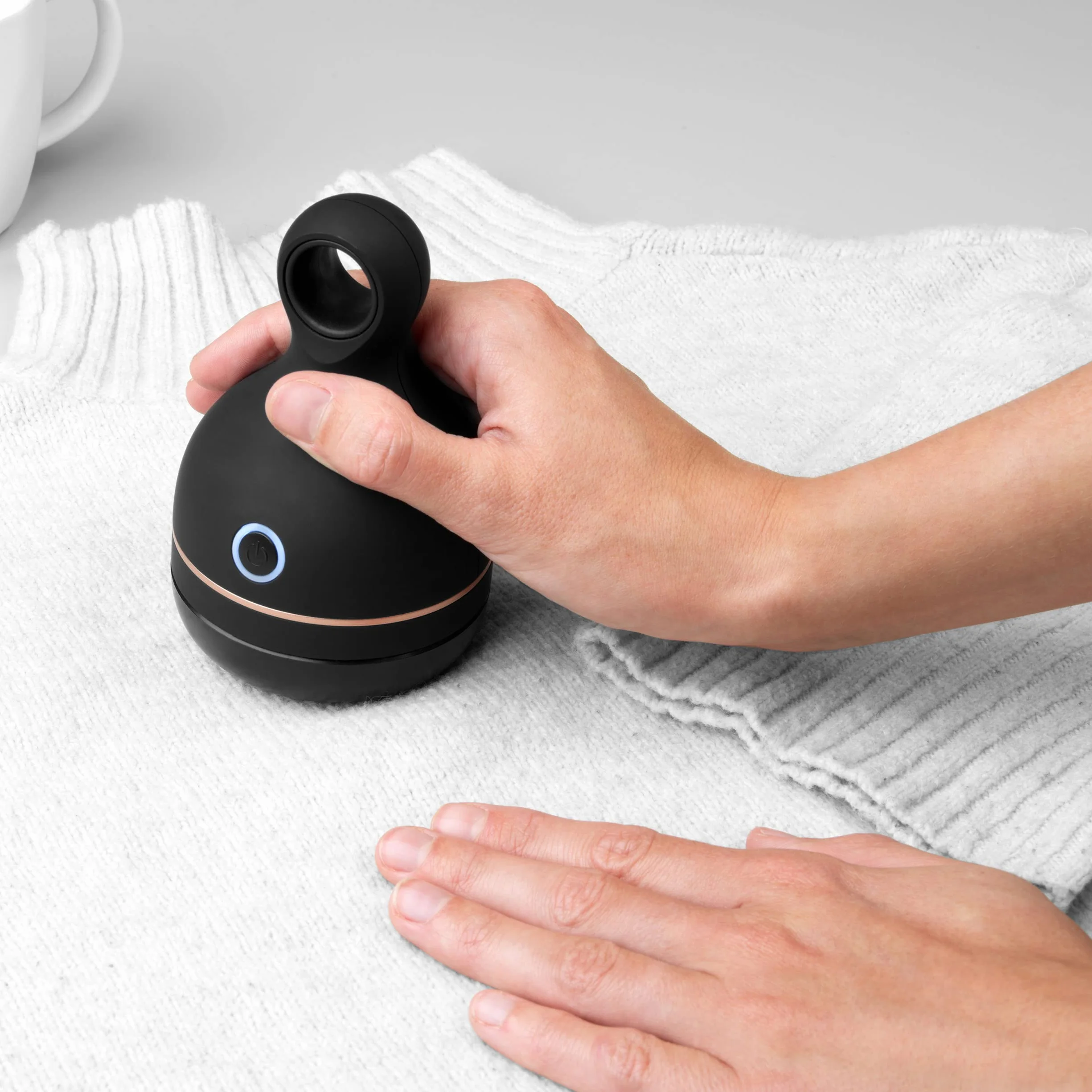 Beldray BEL01034 Cordless Electric Lint Bobble Remover, Rechargeable & Reusable, 45 Minutes Operating Time, Multi Use, XL Head, Suitable Pilling On All Fabrics, Clothing & Upholstery, Rose Gold/Black
