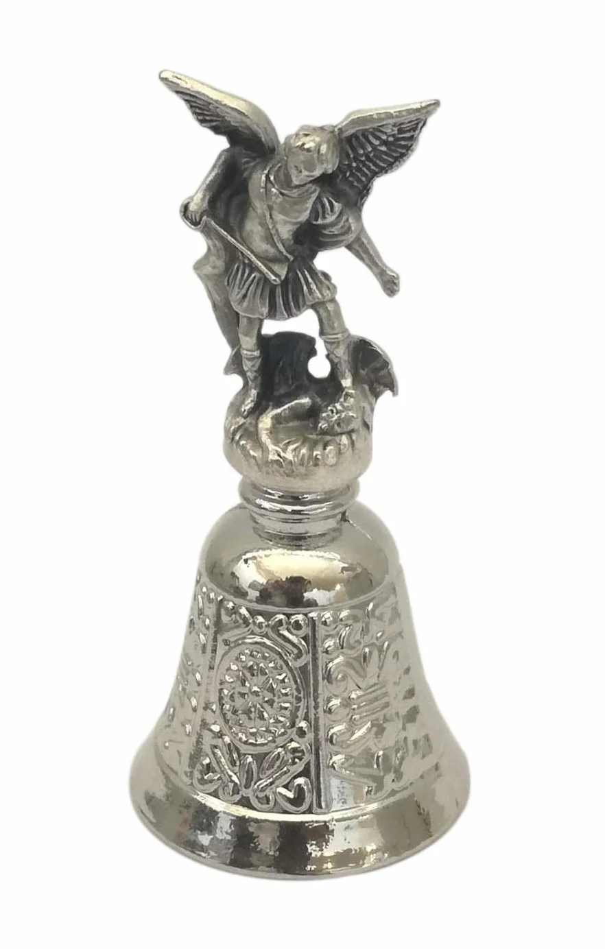 Dzwonek Liturgia - Statuetka Świętego Archanioła Michała - Anioł Stróż do ochrony przed demonami i złymi duchami - posrebrzany metal - wys. 7,5 cm