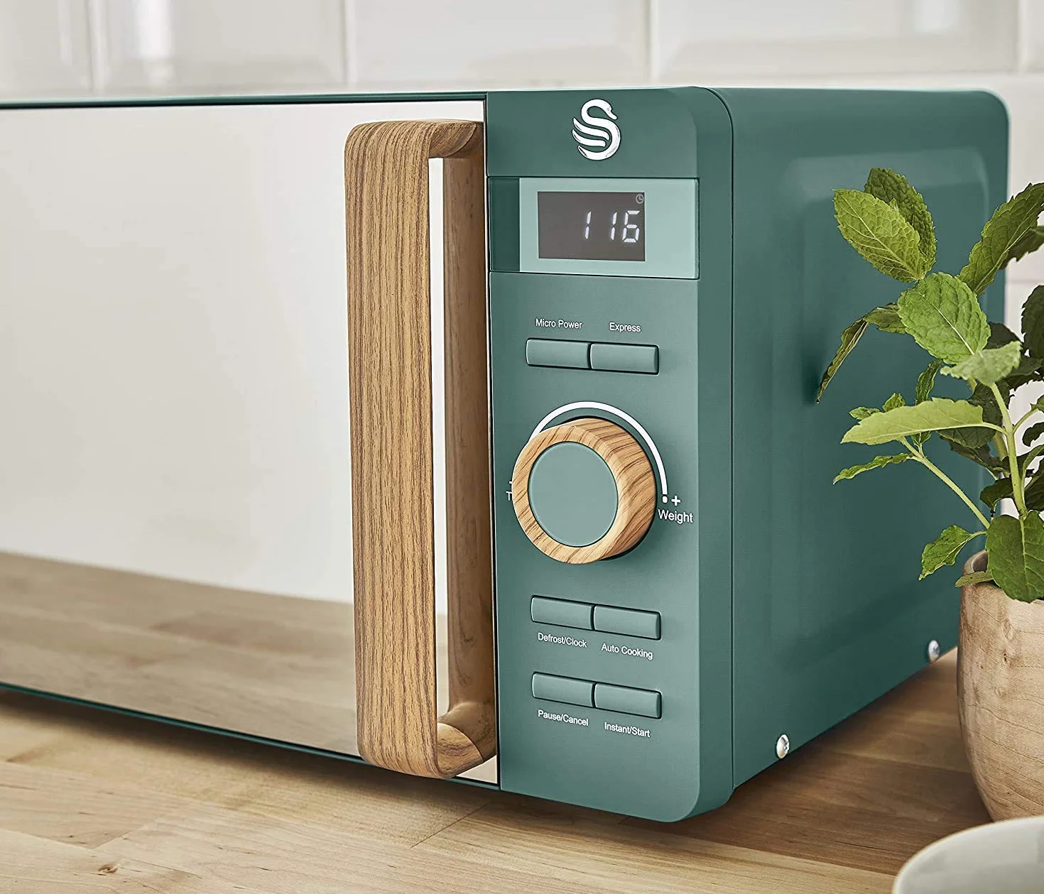 Swan Nordic cyfrowa kuchenka mikrofalowa 20 l, 6 poziomów pracy, moc 800 W, timer 30 minut, łatwe czyszczenie, tryb rozmrażania, nowoczesne wzornictwo, efekt drewna, kolor zielony matowy