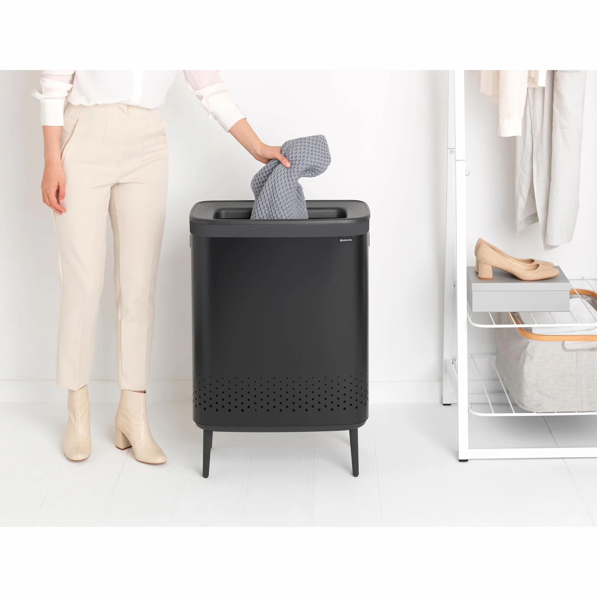 Brabantia - Kosz na pranie Hi 2x45L - Kosz na brudne ubrania - 2 komory - Pokrywa z szybkim otwieraniem - Zdejmowana bawełniana torba - Przenośny i higieniczny - Do sypialni i łazienki - Matt Black