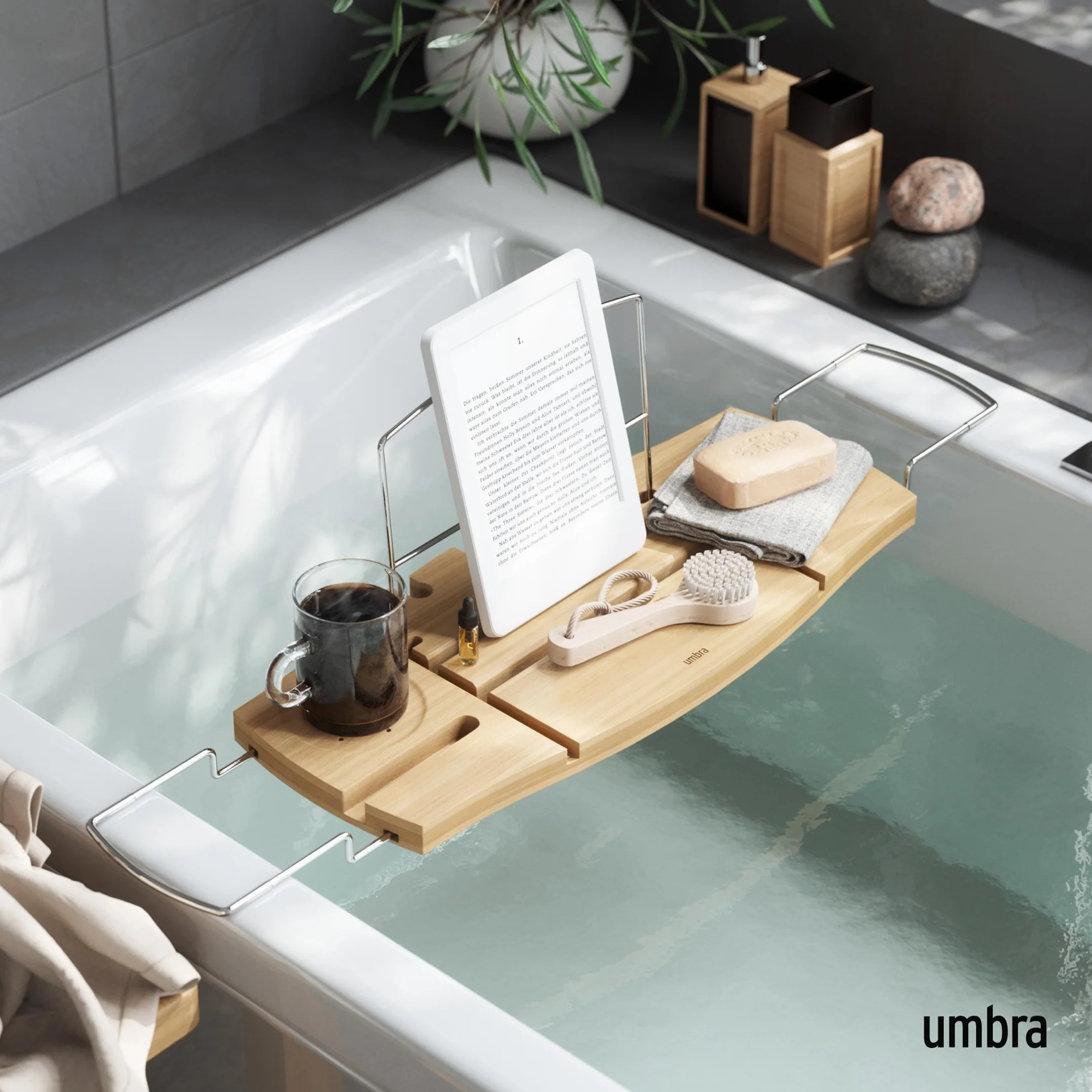 Umbra Aquala półka na wannę z bambusa – wysuwana półka na mydło, kieliszek do wina, książkę, tablet, iPad i akcesoria kąpielowe oraz golarkę i gąbkę, kolor naturalny