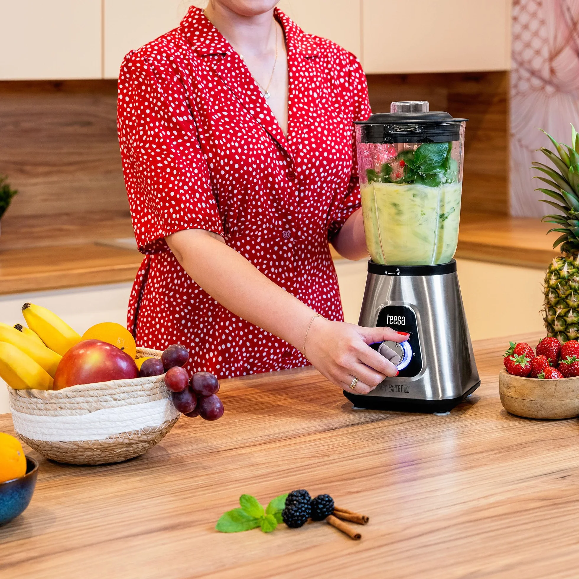 Teesa Blender Kielichowy Easy EXPERT GO Moc 1300 W Szklany Kielich o Pojemności 1,5 L Kruszy Lód TSA3549